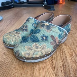 Boho Floral Clogs